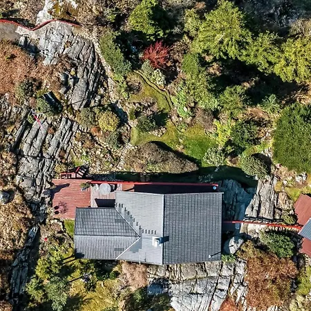 Gemuetliches Helles Ferienhaus Am See Mit Panoramaseeblick + Huette Und Nahe Meer Lyngdal Exterior photo