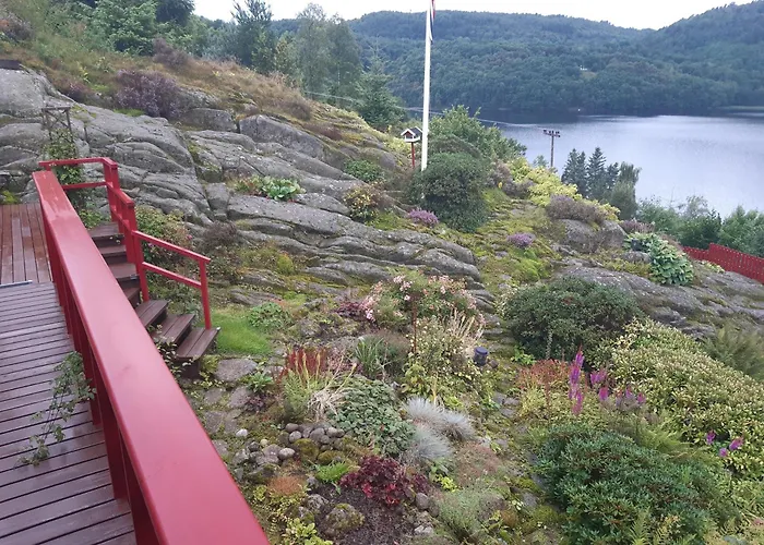 Gemuetliches Helles Ferienhaus Am See Mit Panoramaseeblick + Huette Und Nahe Meer