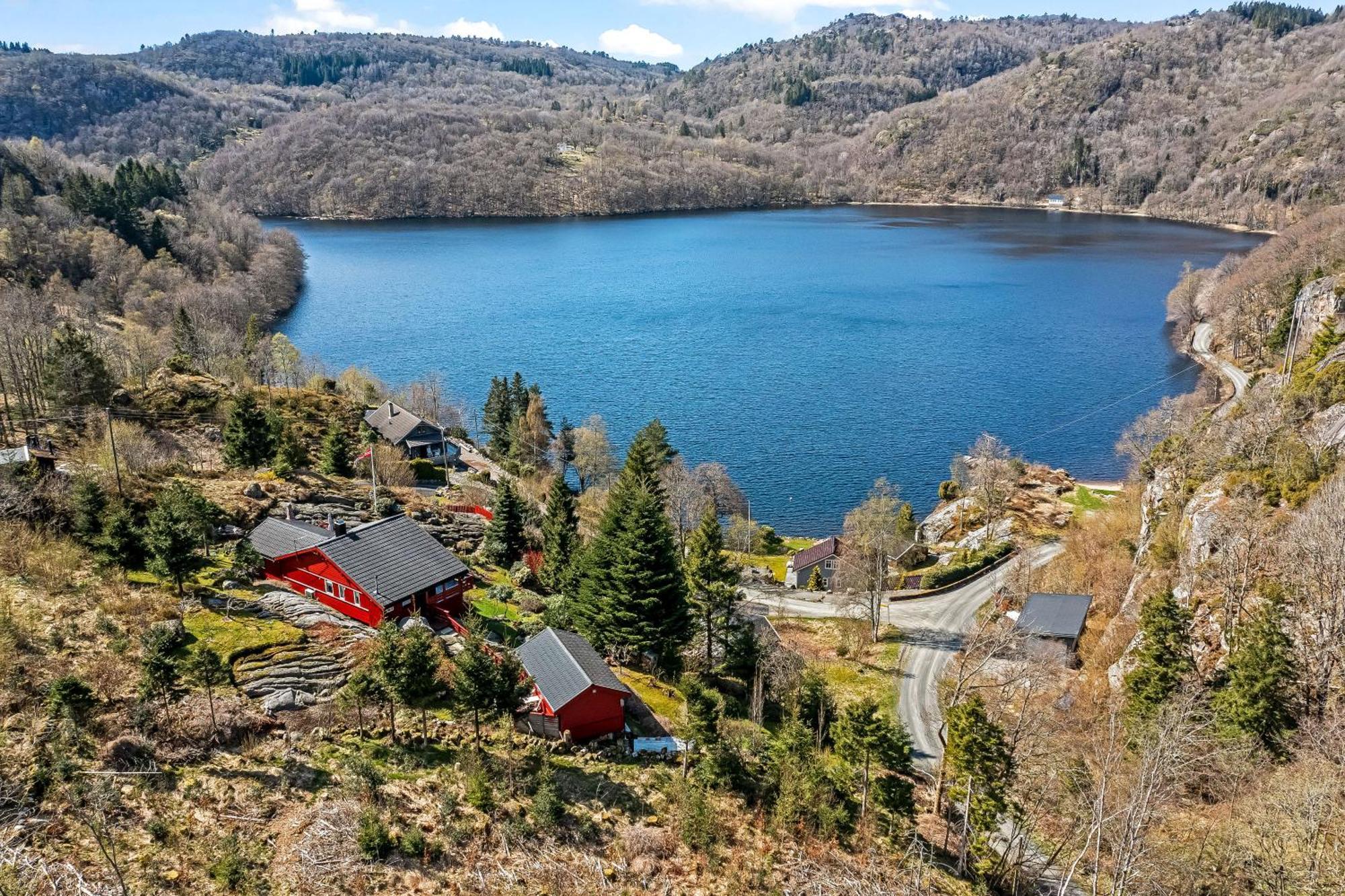 Gemuetliches Helles Am Mit Panoramaseeblick + Huette Und Nahe Lyngdal